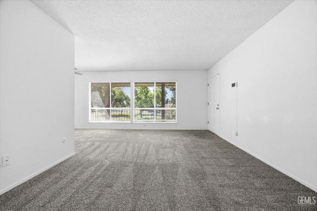 3333 El Encanto Court 19, Bakersfield, CA 93301
