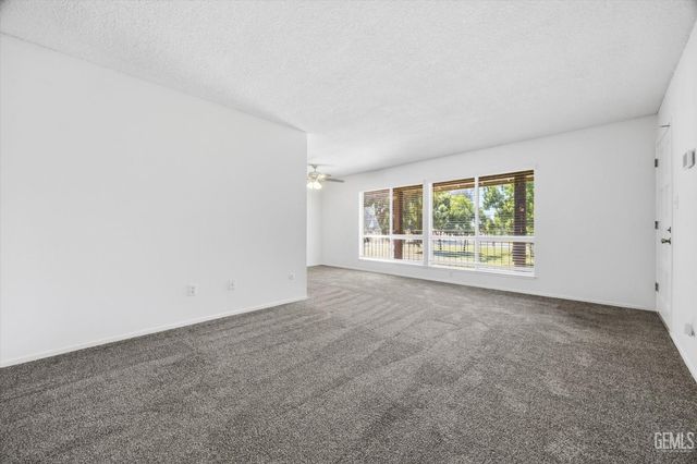 3333 El Encanto Court 19, Bakersfield, CA 93301