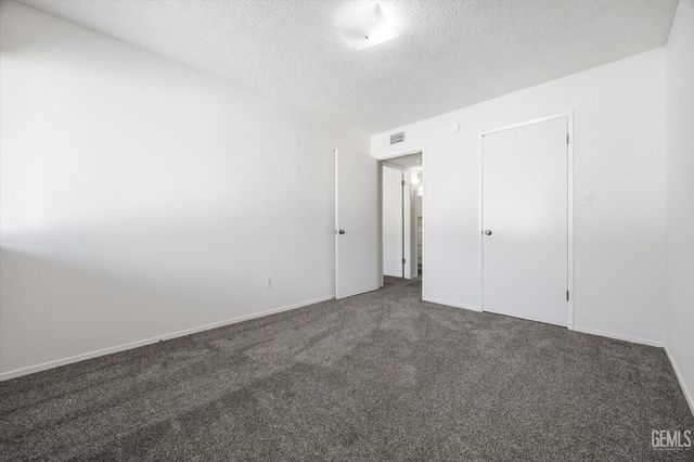 3333 El Encanto Court 19, Bakersfield, CA 93301