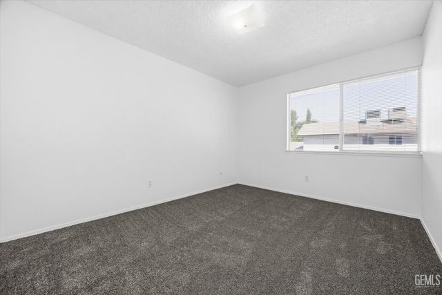 3333 El Encanto Court 19, Bakersfield, CA 93301