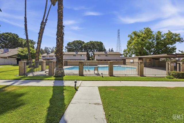 3333 El Encanto Court 19, Bakersfield, CA 93301