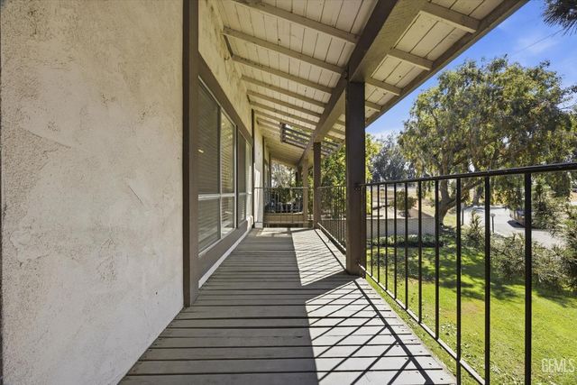 3333 El Encanto Court 19, Bakersfield, CA 93301