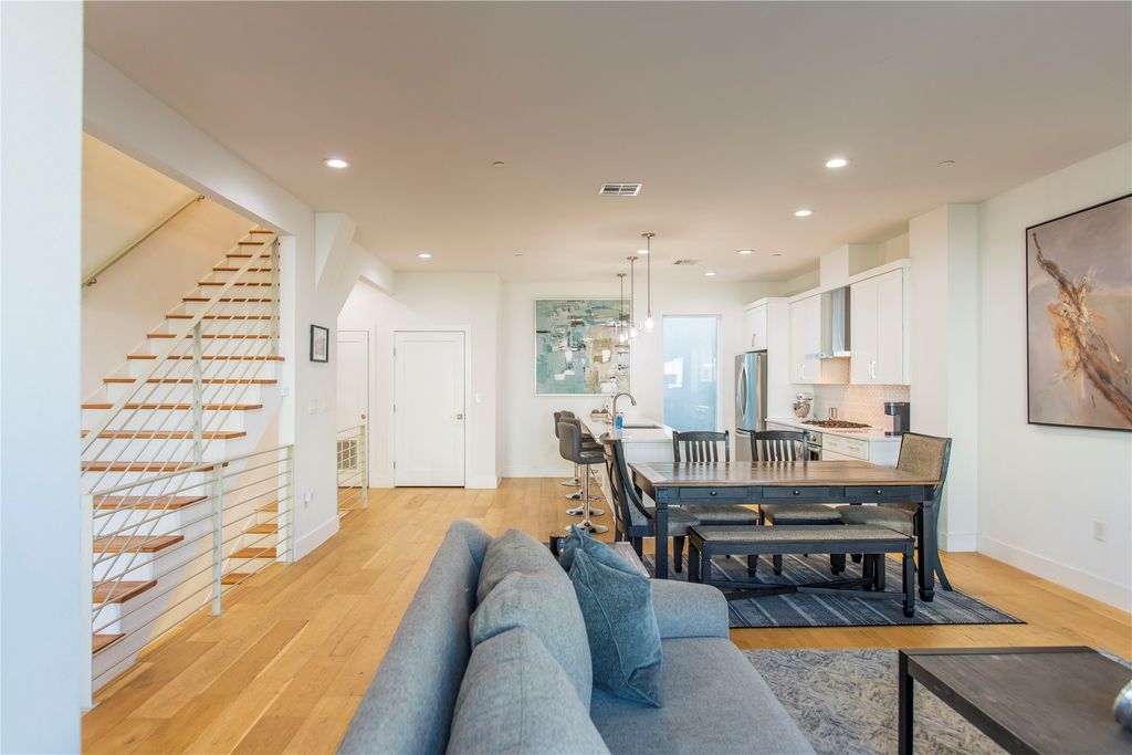2222 Moser Avenue 111, Dallas, TX 75206