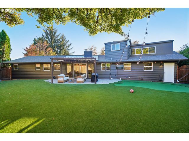 2250 Sw BURBANK Ave, Portland, OR 97225