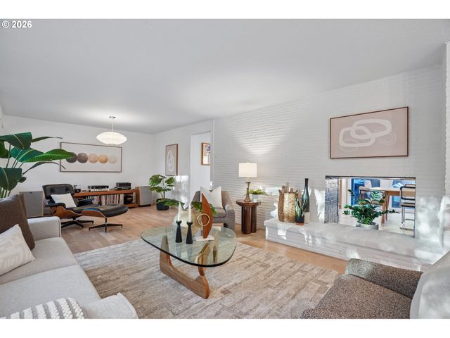2250 Sw BURBANK Ave, Portland, OR 97225