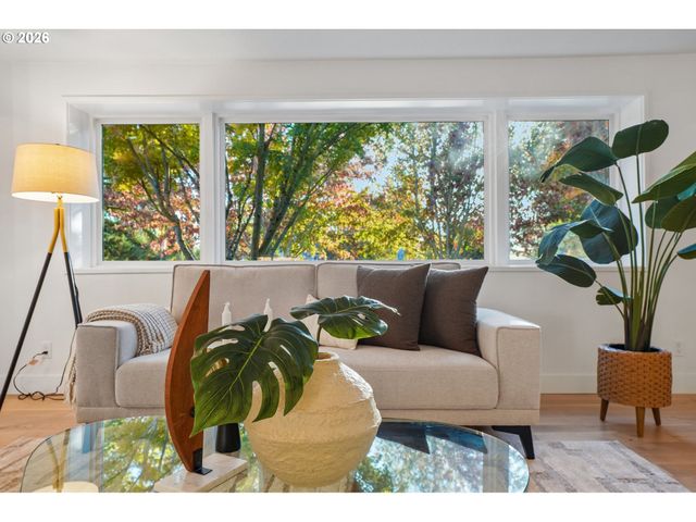 2250 Sw BURBANK Ave, Portland, OR 97225