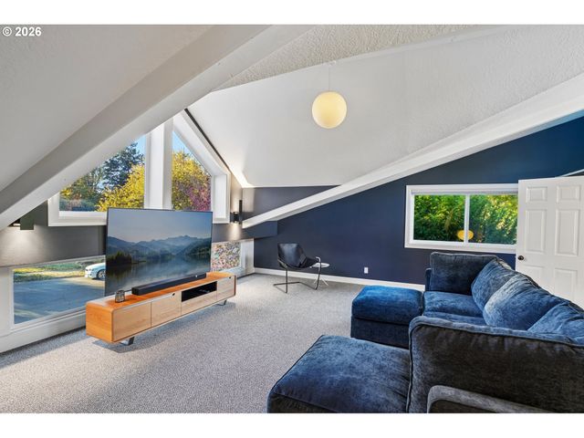 2250 Sw BURBANK Ave, Portland, OR 97225