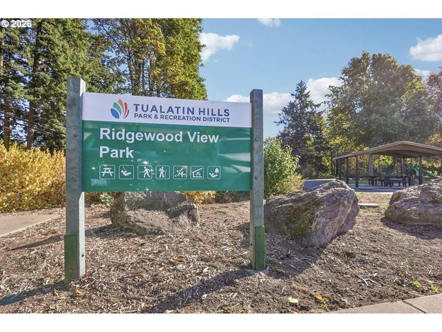 2250 Sw BURBANK Ave, Portland, OR 97225
