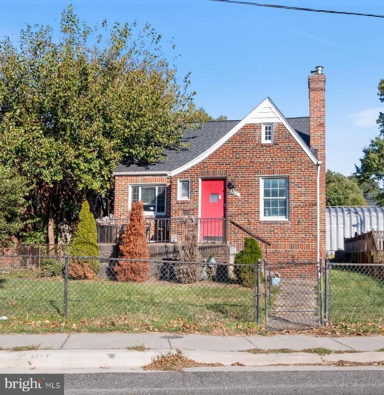 5511 BLAIR RD NE, Washington, DC 20011