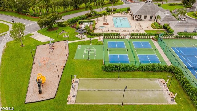 4716 Fairloop RUN, Lehigh Acres, FL 33973