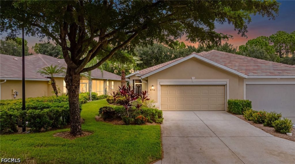 4716 Fairloop RUN, Lehigh Acres, FL 33973