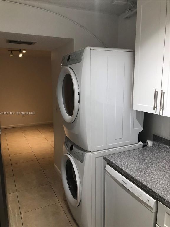 8260 SW 210th St 210, Cutler Bay, FL 33189