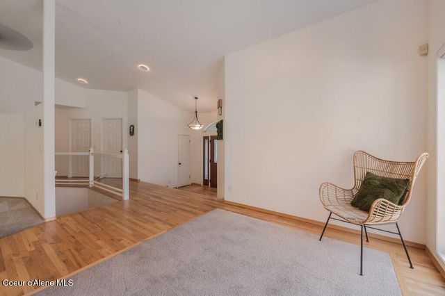 3061 E Lake Forest Dr, Hayden Lake, ID 83835