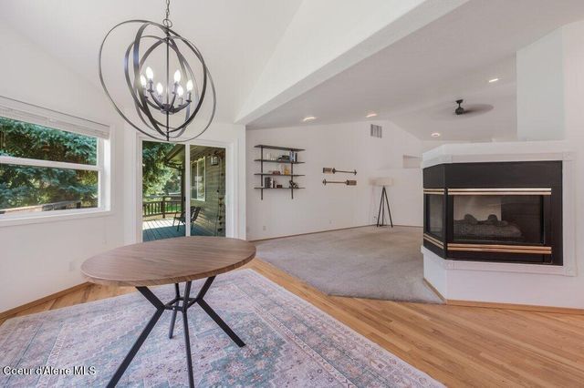 3061 E Lake Forest Dr, Hayden Lake, ID 83835