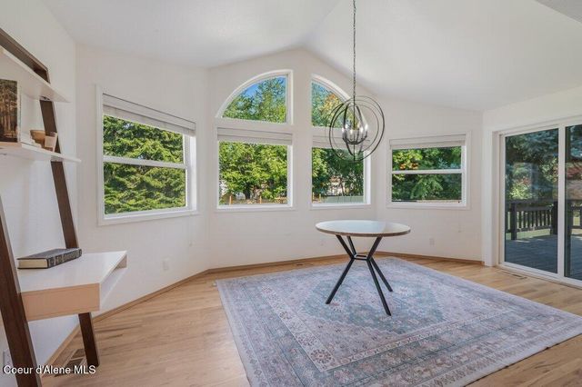 3061 E Lake Forest Dr, Hayden Lake, ID 83835