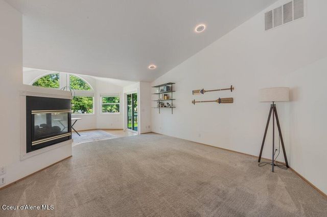 3061 E Lake Forest Dr, Hayden Lake, ID 83835