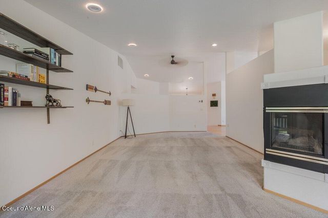 3061 E Lake Forest Dr, Hayden Lake, ID 83835