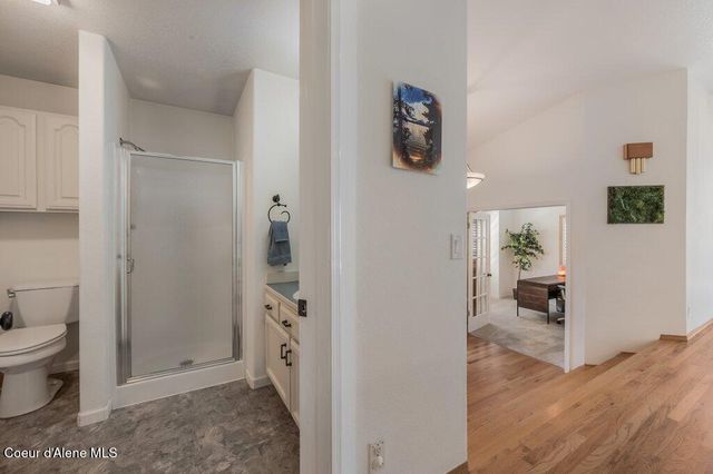 3061 E Lake Forest Dr, Hayden Lake, ID 83835