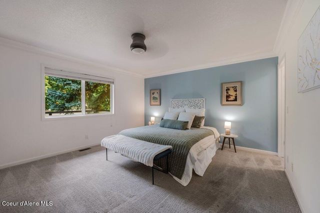 3061 E Lake Forest Dr, Hayden Lake, ID 83835