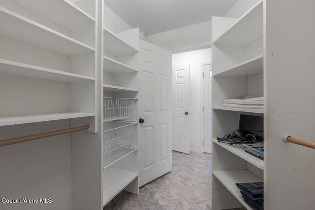 3061 E Lake Forest Dr, Hayden Lake, ID 83835