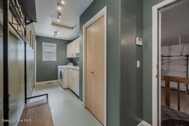 3061 E Lake Forest Dr, Hayden Lake, ID 83835