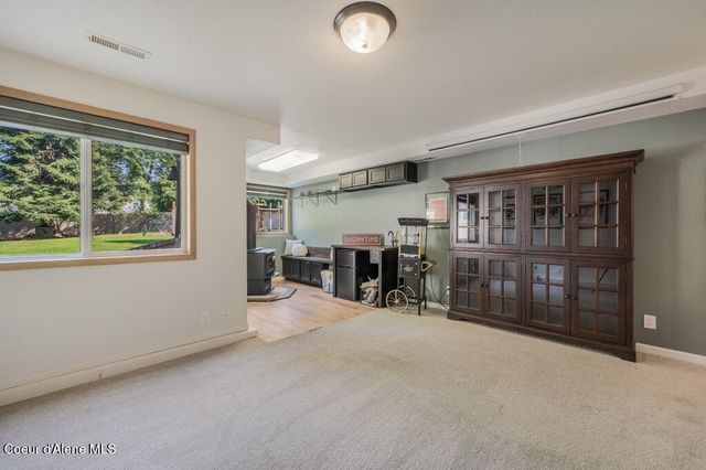 3061 E Lake Forest Dr, Hayden Lake, ID 83835