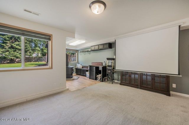 3061 E Lake Forest Dr, Hayden Lake, ID 83835