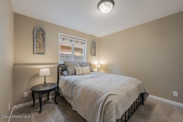 3061 E Lake Forest Dr, Hayden Lake, ID 83835