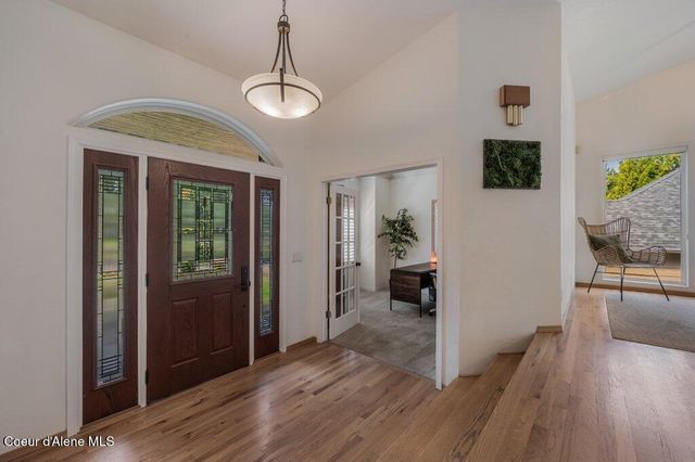 3061 E Lake Forest Dr, Hayden Lake, ID 83835