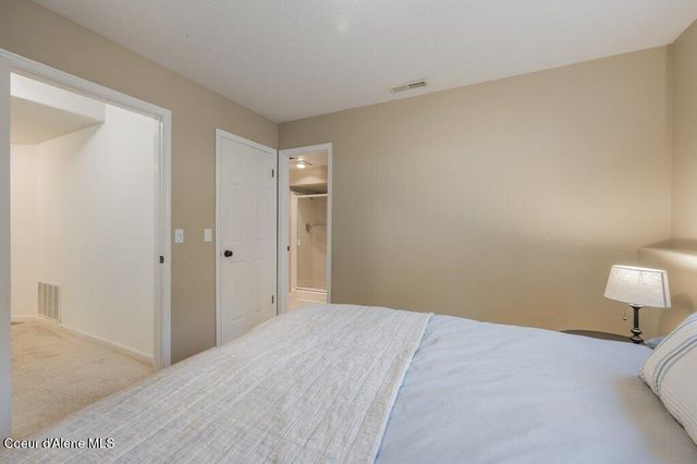 3061 E Lake Forest Dr, Hayden Lake, ID 83835