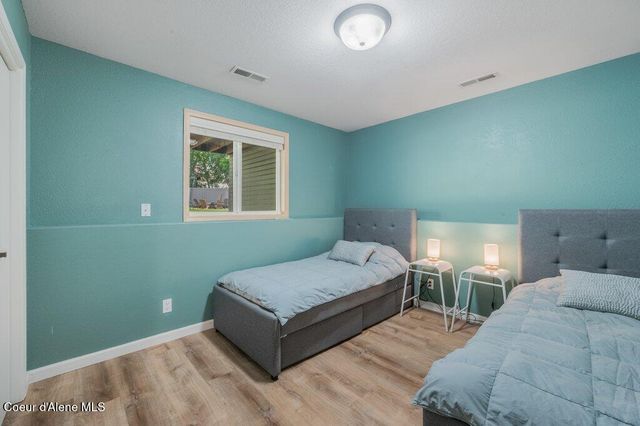 3061 E Lake Forest Dr, Hayden Lake, ID 83835