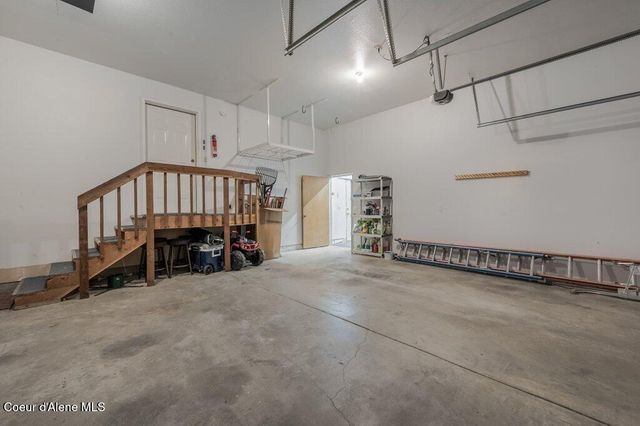 3061 E Lake Forest Dr, Hayden Lake, ID 83835