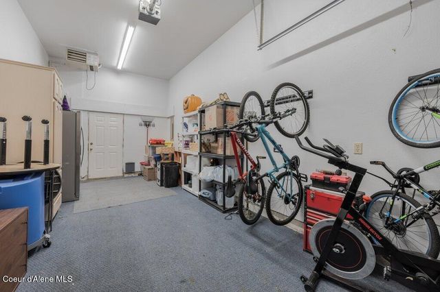 3061 E Lake Forest Dr, Hayden Lake, ID 83835