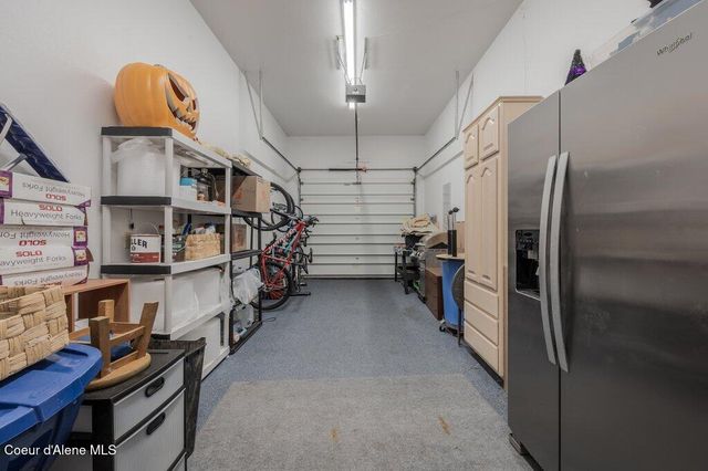 3061 E Lake Forest Dr, Hayden Lake, ID 83835