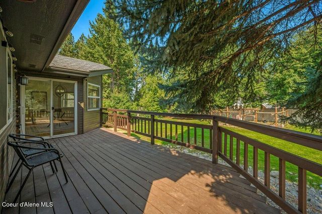 3061 E Lake Forest Dr, Hayden Lake, ID 83835