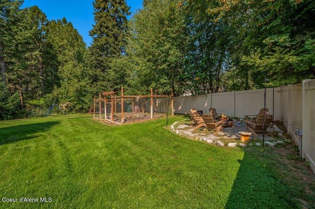 3061 E Lake Forest Dr, Hayden Lake, ID 83835