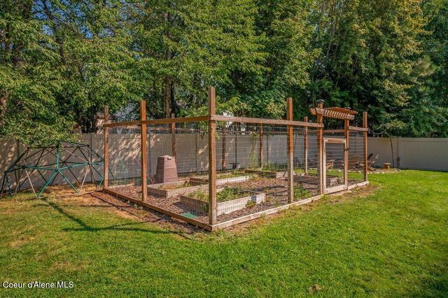 3061 E Lake Forest Dr, Hayden Lake, ID 83835