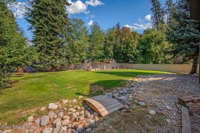 3061 E Lake Forest Dr, Hayden Lake, ID 83835