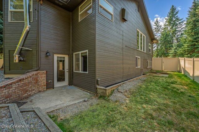 3061 E Lake Forest Dr, Hayden Lake, ID 83835