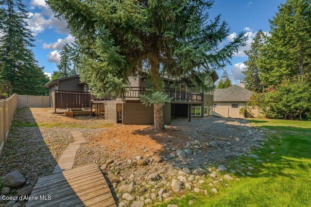 3061 E Lake Forest Dr, Hayden Lake, ID 83835