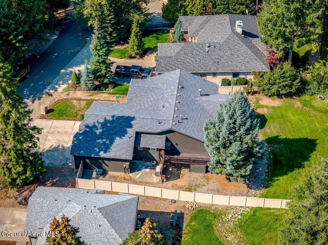 3061 E Lake Forest Dr, Hayden Lake, ID 83835