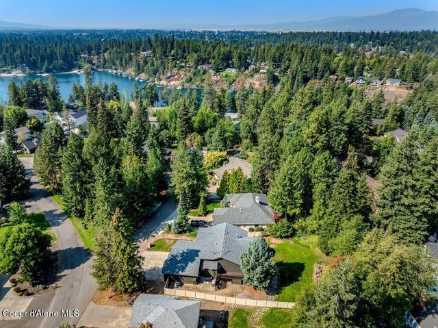 3061 E Lake Forest Dr, Hayden Lake, ID 83835