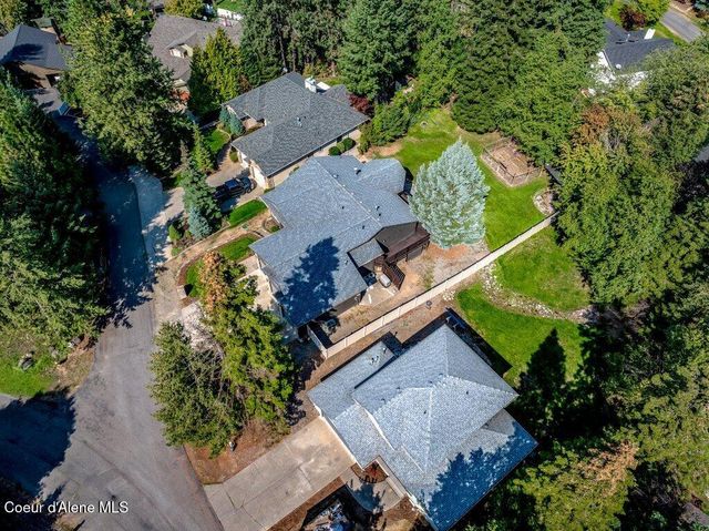 3061 E Lake Forest Dr, Hayden Lake, ID 83835