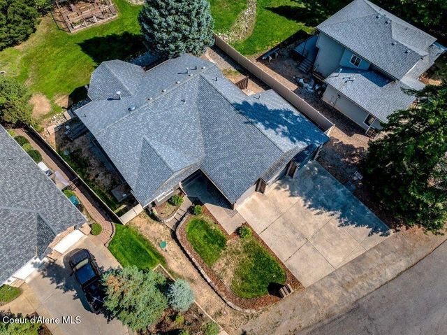 3061 E Lake Forest Dr, Hayden Lake, ID 83835