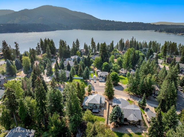 3061 E Lake Forest Dr, Hayden Lake, ID 83835