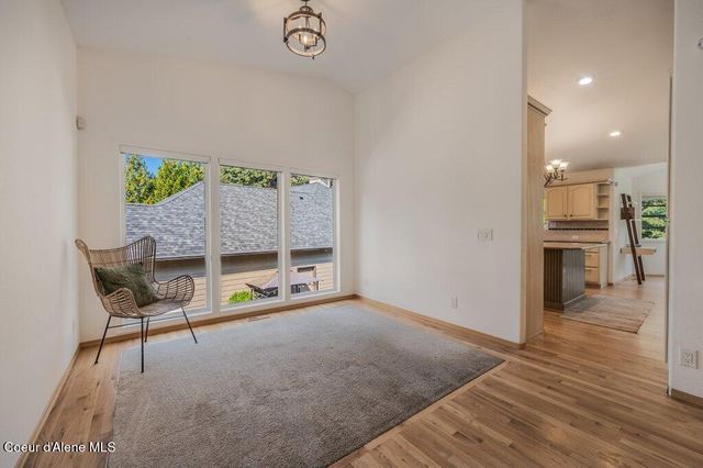 3061 E Lake Forest Dr, Hayden Lake, ID 83835