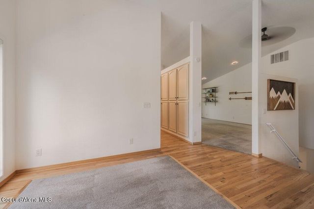 3061 E Lake Forest Dr, Hayden Lake, ID 83835