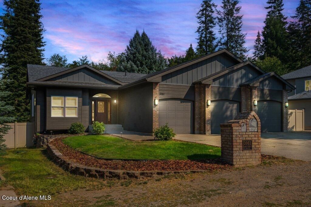 3061 E Lake Forest Dr, Hayden Lake, ID 83835