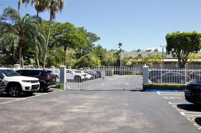 4600 SW 67th Ave 127, Miami, FL 33155