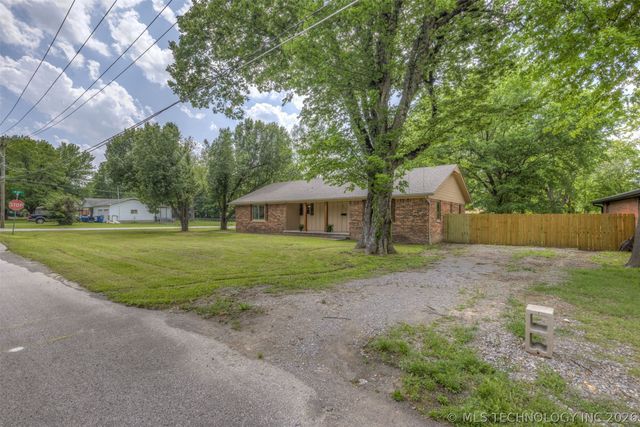912 S Garfield Avenue, Wagoner, OK 74467